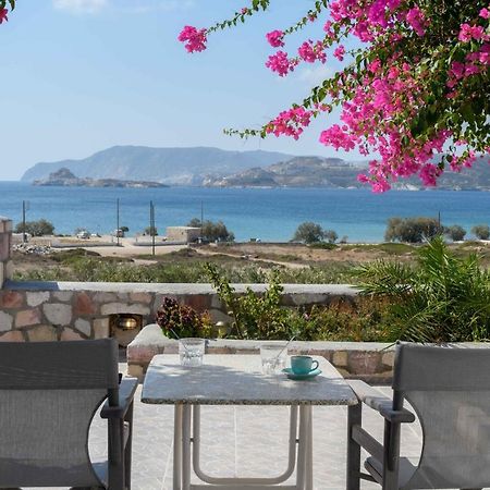 Κalamitsi Rooms & Apartments Kímolos Eksteriør billede