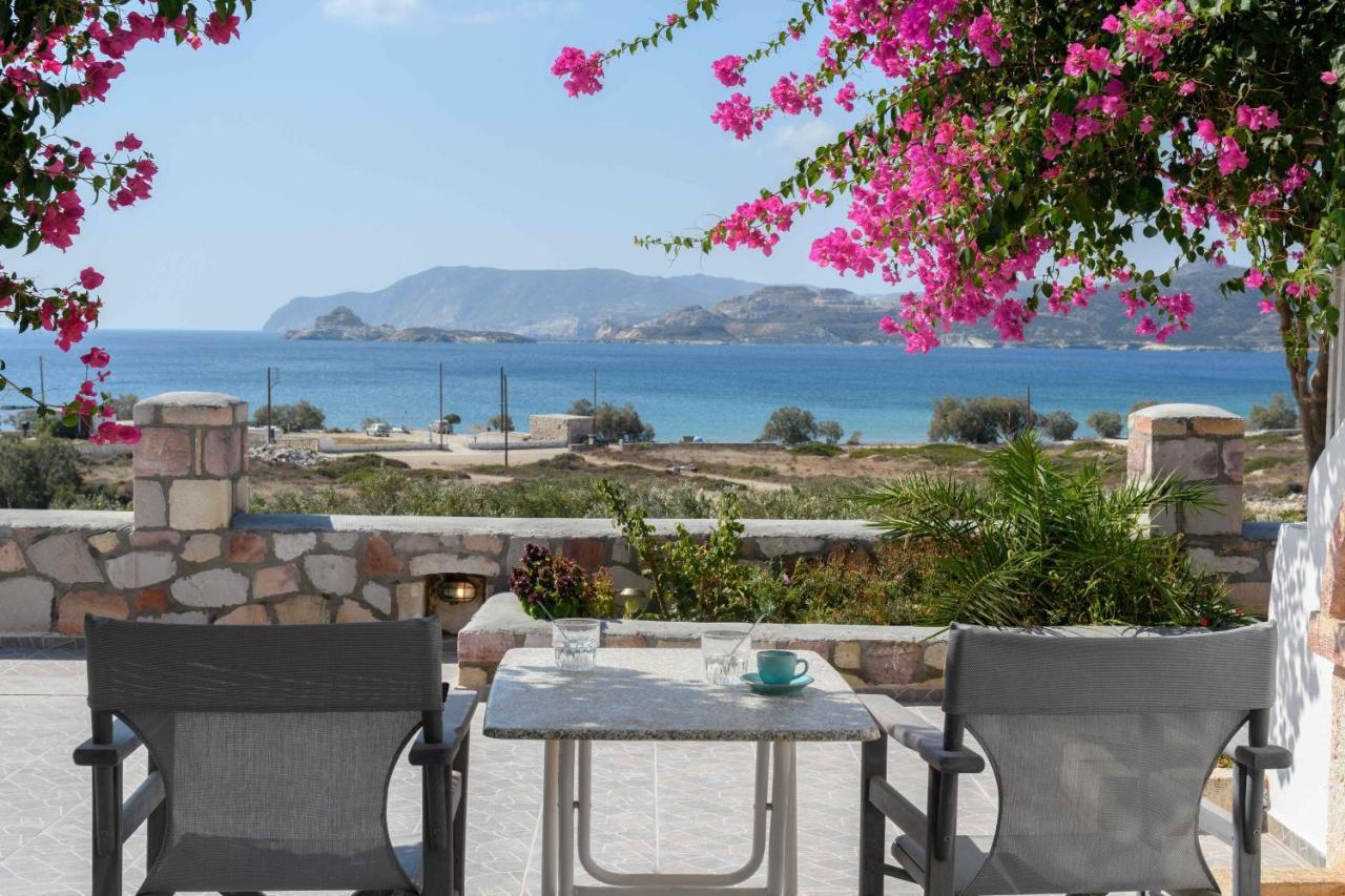 Κalamitsi Rooms & Apartments Kímolos Eksteriør billede