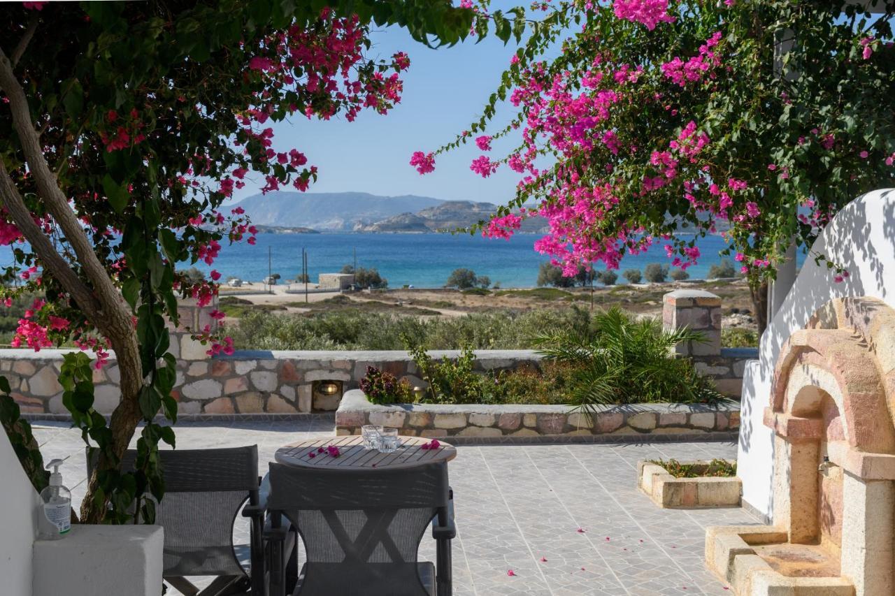 Κalamitsi Rooms & Apartments Kímolos Eksteriør billede