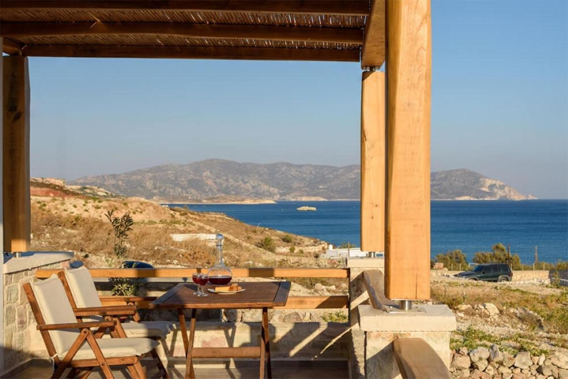 Κalamitsi Rooms & Apartments Kímolos Eksteriør billede