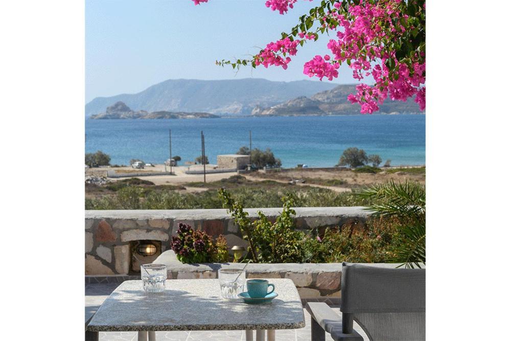 Κalamitsi Rooms & Apartments Kímolos Eksteriør billede