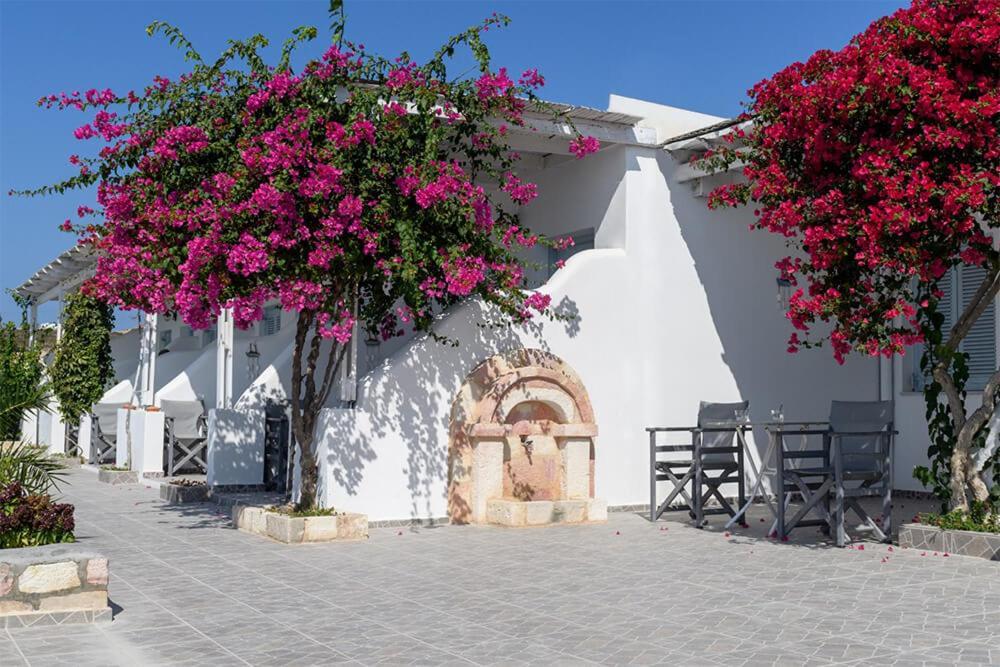 Κalamitsi Rooms & Apartments Kímolos Eksteriør billede