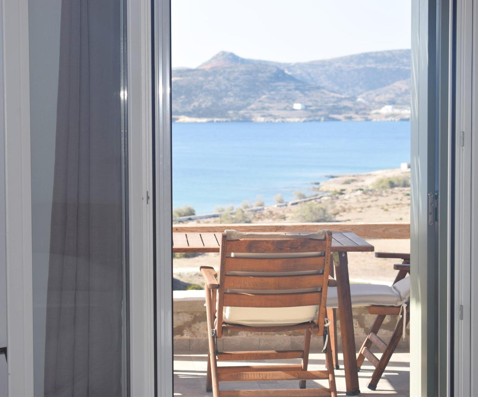 Κalamitsi Rooms & Apartments Kímolos Eksteriør billede