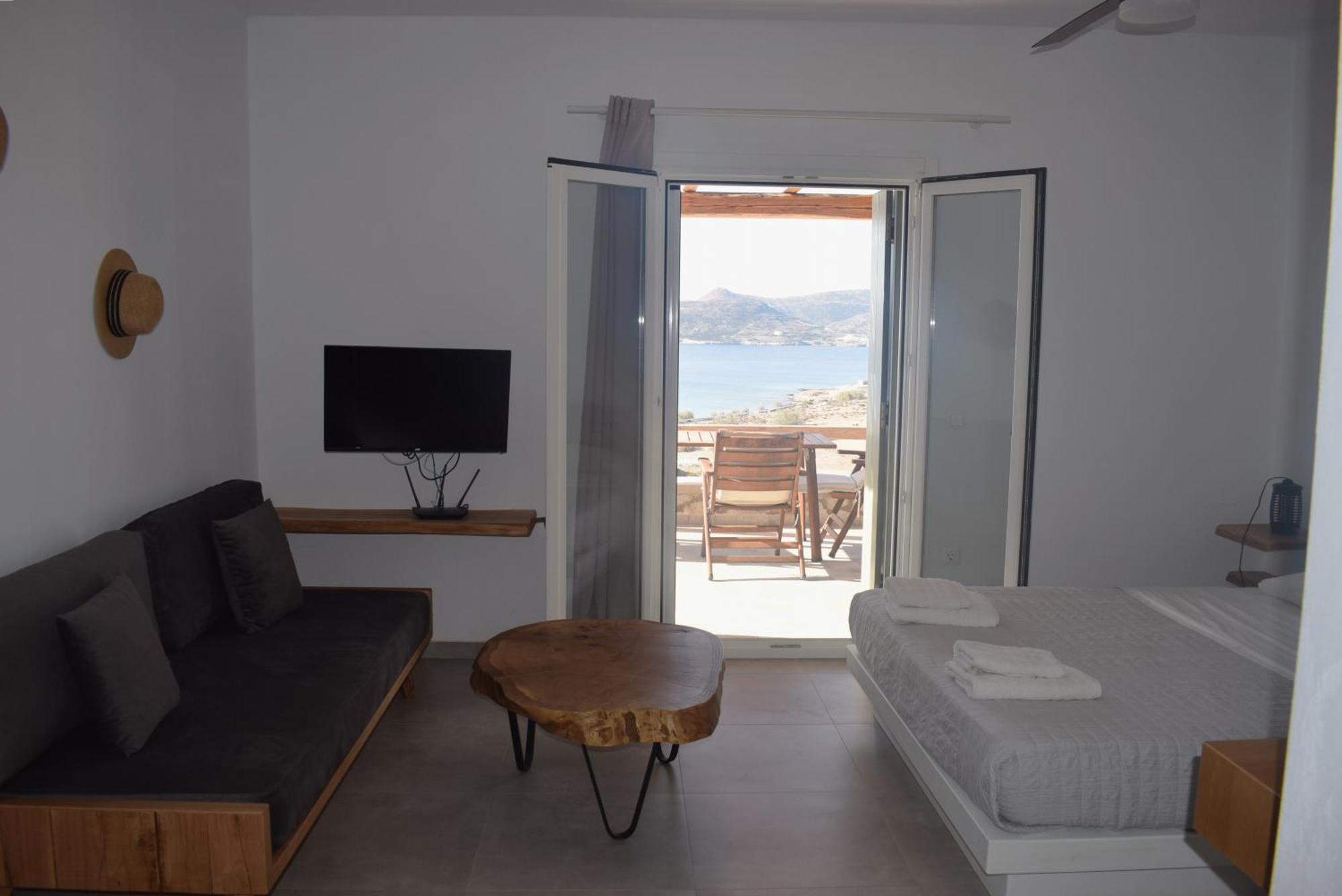Κalamitsi Rooms & Apartments Kímolos Eksteriør billede