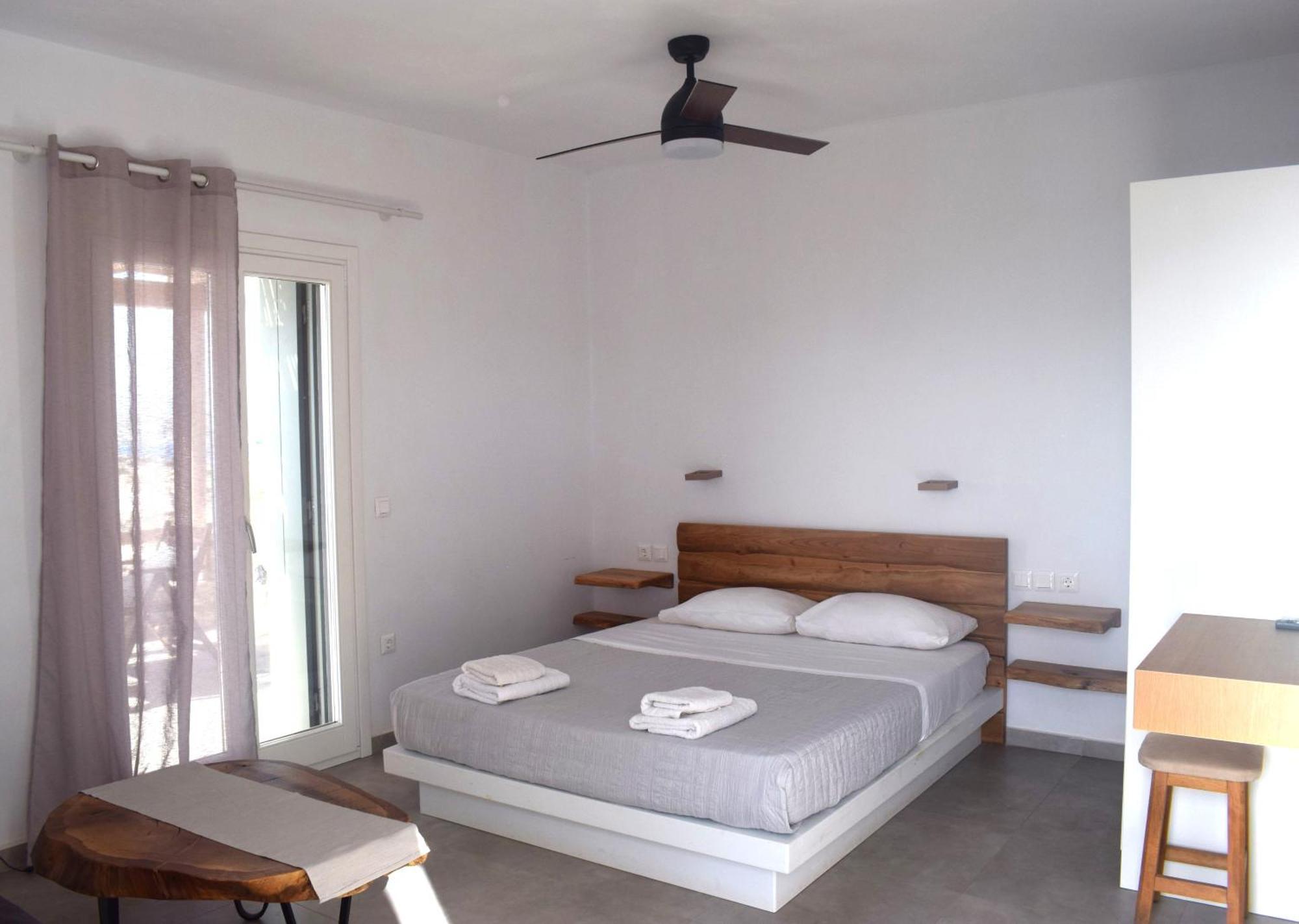 Κalamitsi Rooms & Apartments Kímolos Eksteriør billede