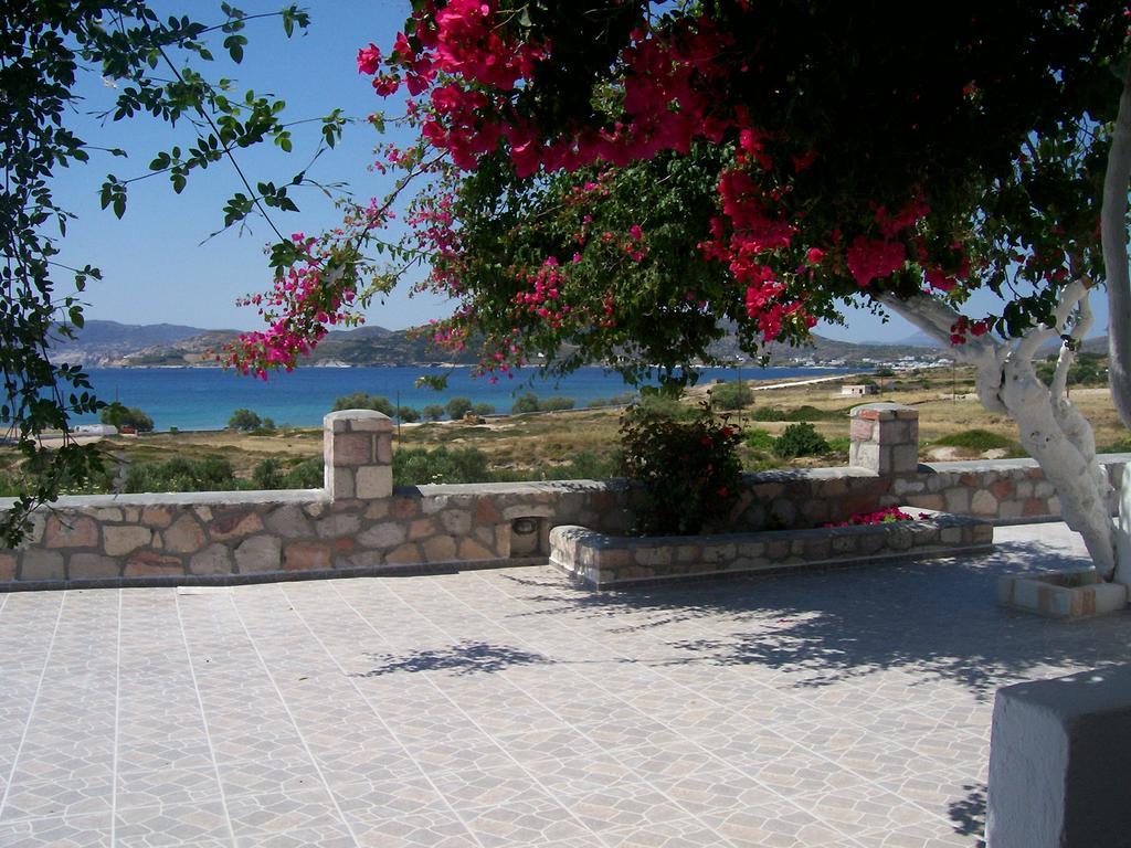 Κalamitsi Rooms & Apartments Kímolos Eksteriør billede