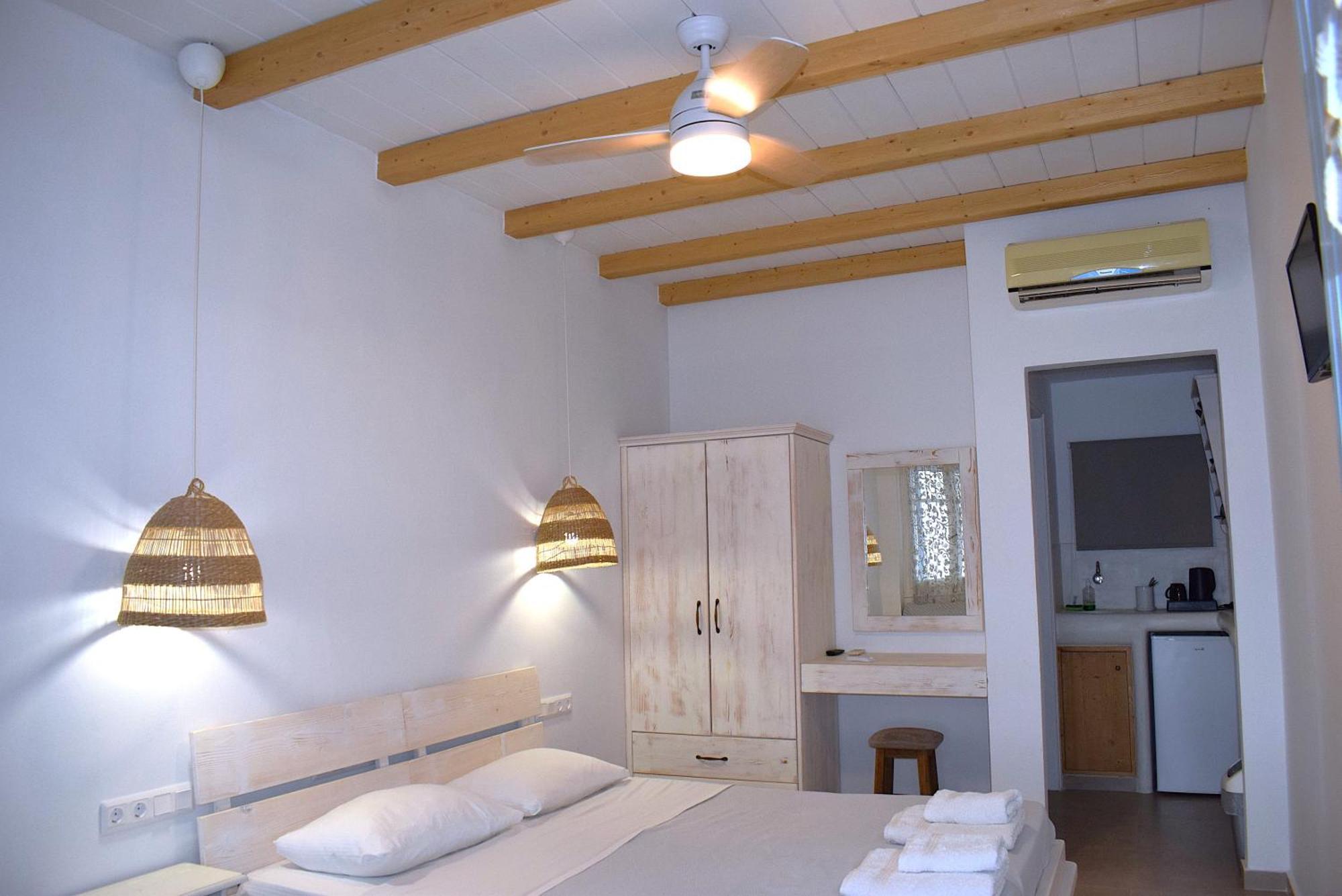Κalamitsi Rooms & Apartments Kímolos Eksteriør billede