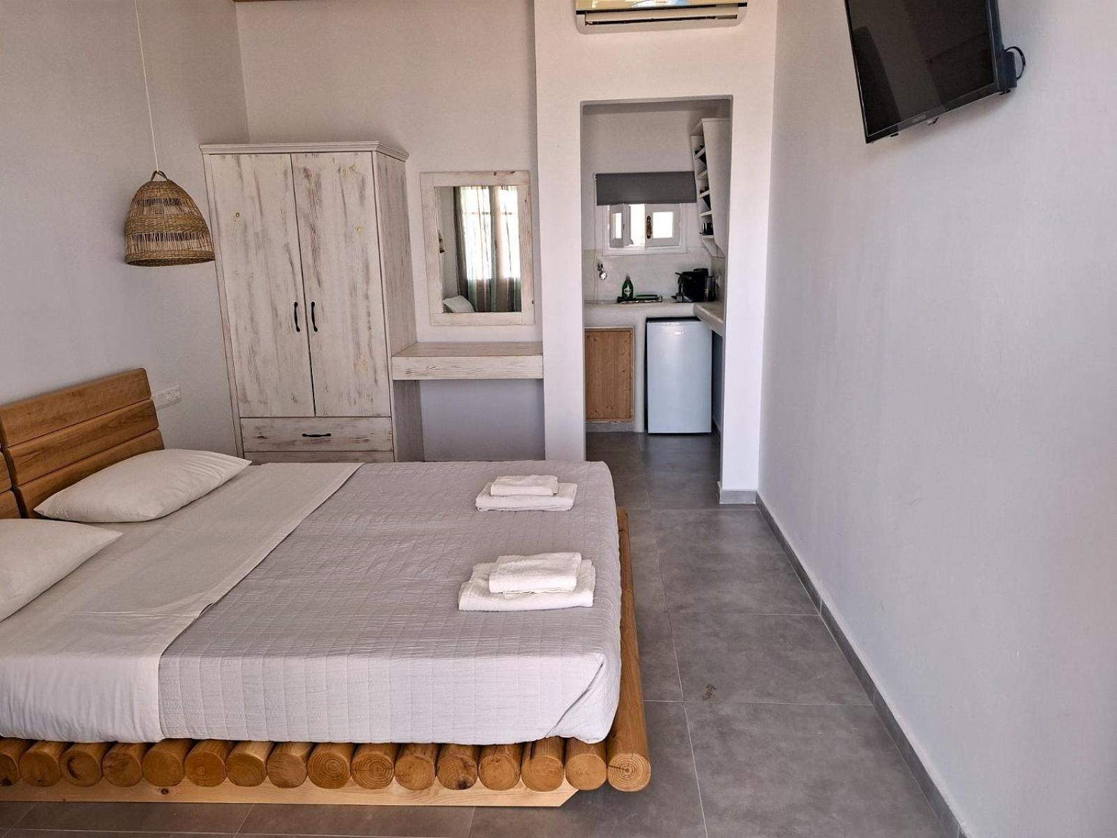Κalamitsi Rooms & Apartments Kímolos Eksteriør billede