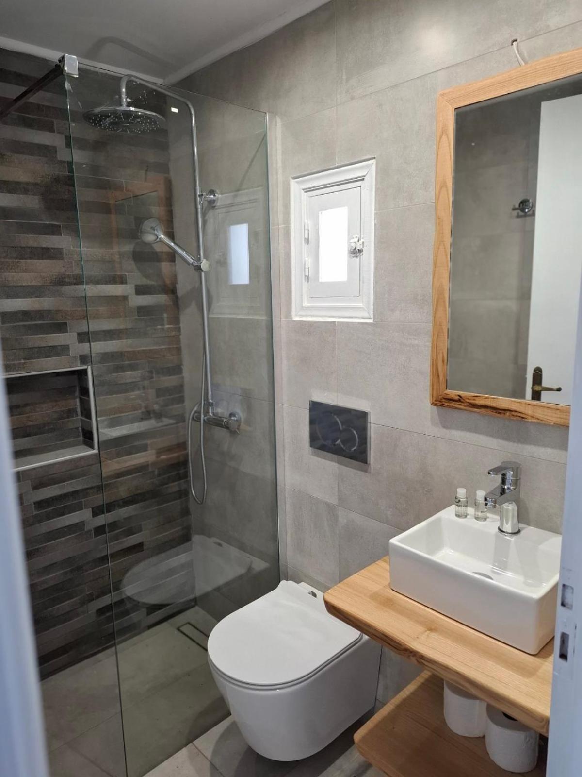 Κalamitsi Rooms & Apartments Kímolos Eksteriør billede